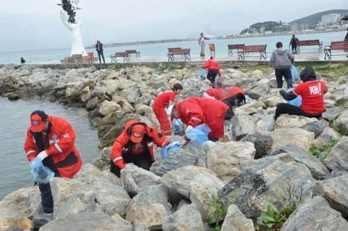 Kuşadası’nda Temizlik Kampanyası Düzenlendi