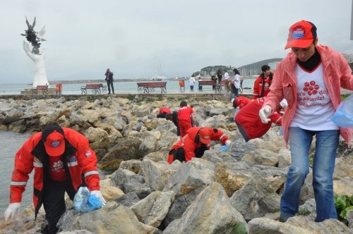 Kuşadası’nda Temizlik Kampanyası Düzenlendi