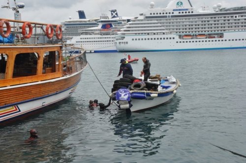 Kuşadası’nda Temizlik Kampanyası Düzenlendi