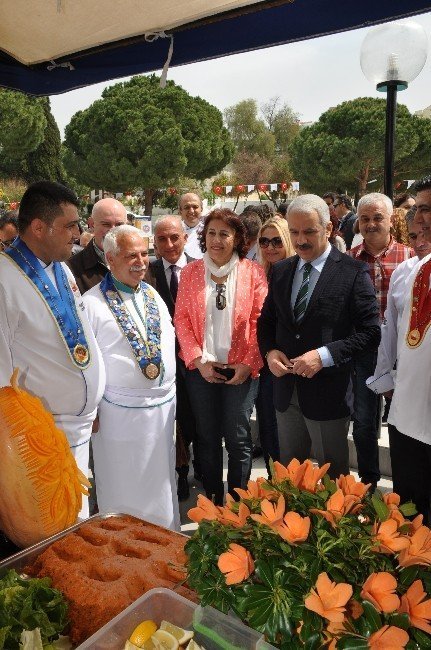 Kuşadası’nda Yemek Sergisi