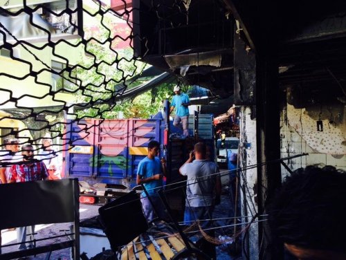 Kuşadası’ndaki İşhanı Yangınında Hasar Büyük