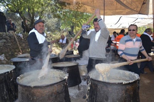 Kuyucak’ta Arap Dede Hayrı Binleri Buluşturdu