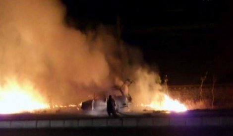 LPG’Lİ OTOMOBİL BOMBA GİBİ PATLAYIP CAYIR CAYIR YANDI