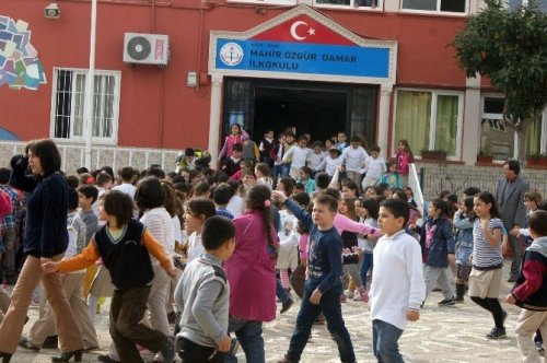 Mahir Özgür Damar İlkokulu’nda sivil savunma tatbikatı yapıldı