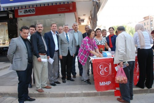 MHP Didim İlçe Teşkilatı Aşure Hayrı Düzenledi