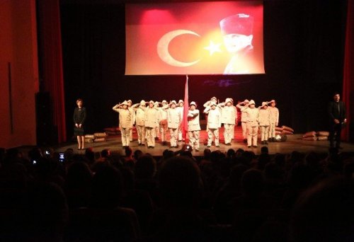 Minikler Çanakkale Oratoryosu gerçekleştirdi