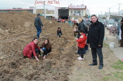 Minikler Nazilli Ticaret Odası’nın bahçesini canlandırdı