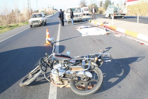 Motosikletli Feci Şekilde Hayatını Kaybetti