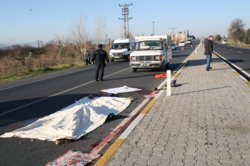 Motosikletli Feci Şekilde Hayatını Kaybetti