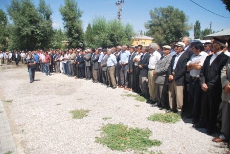 Mustafa Zeydan Toprağa Verildi