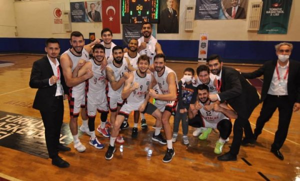 naz-naz-basketbol-780x470.jpg