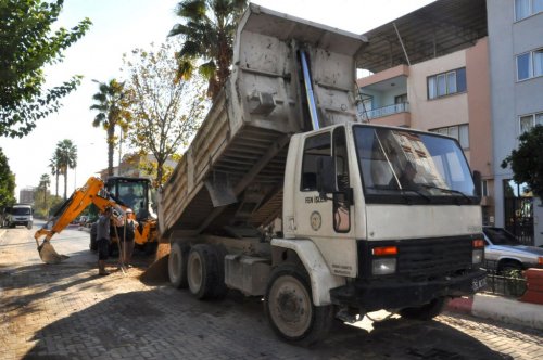 Nazilli Belediyesi ASKİ Ekiplerine Destek Oluyor