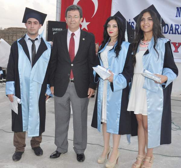 nazilli-iibf,-971-mezun-verdi-(6).jpg