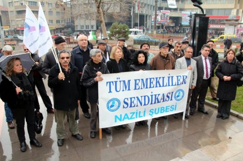 Nazilli'de emekliler <span style=