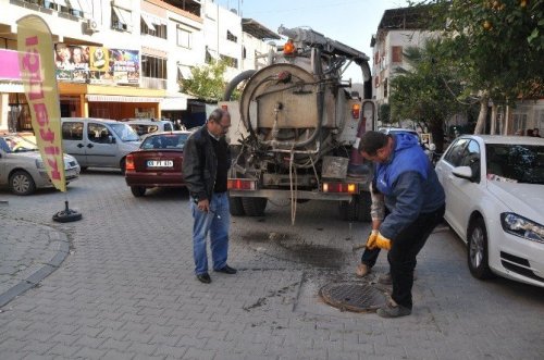 Nazilli’de Rögarlar ve Kanalizasyon hatları temizleniyor