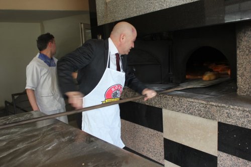 Pekgüzel Ekmek Pişirdi