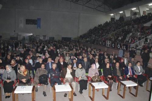 Peygamber Sevdası Salona Sığmadı