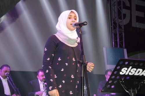 Peygamber Sevdası Salona Sığmadı