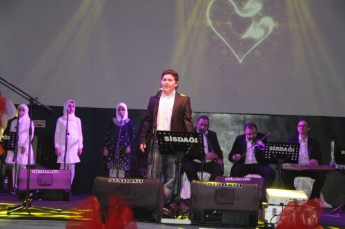 Peygamber Sevdası Salona Sığmadı