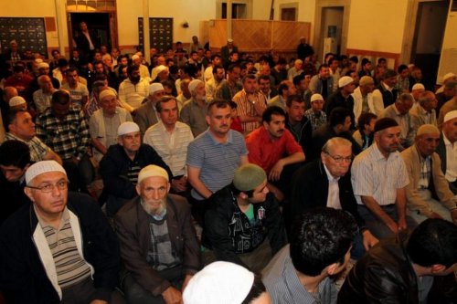 Ragaip Kandili’nde Camiler Doldu Taştı