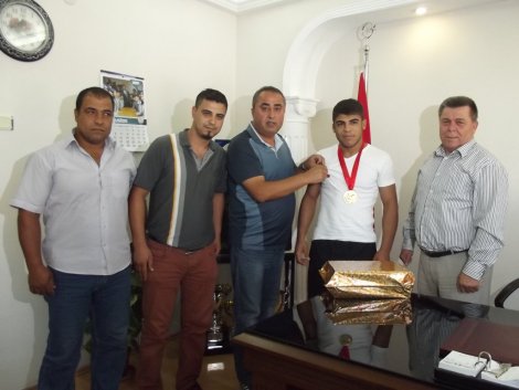 ŞAMPİYON ÖDÜLLENDİRİLDİ
