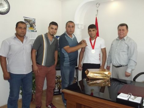 ŞAMPİYON ÖDÜLLENDİRİLDİ