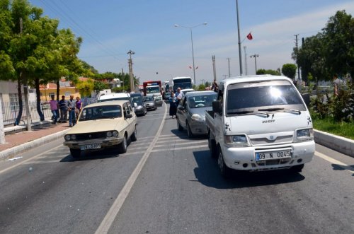 Sazlı Halkı Karayolunu Trafiğe Kapadı