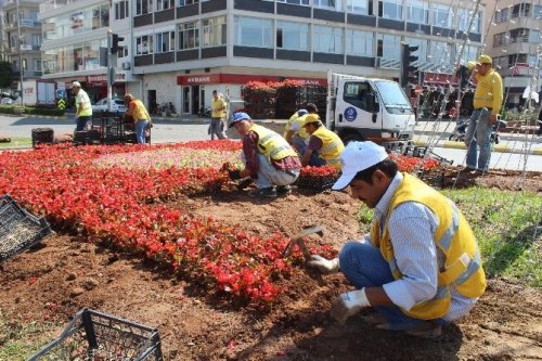 Seçim Biti İstasyon Meydanı Bakıma Alındı