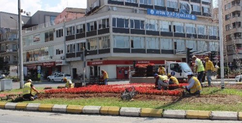 Seçim Biti İstasyon Meydanı Bakıma Alındı