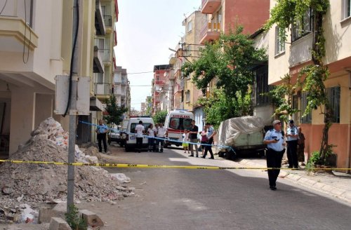 Sevdiği Kız Kendisinden Şikayetçi Olunca İntihar Etmek İstedi