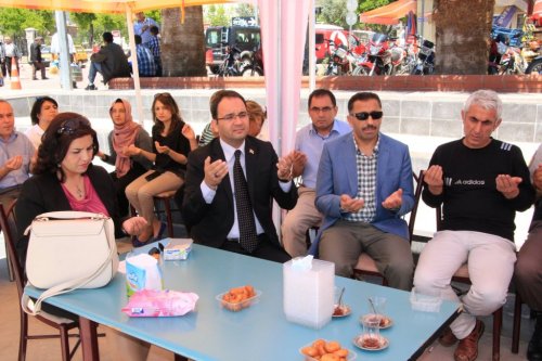 Sultanhisar'da Eller Soma İçin Semaya Açıldı