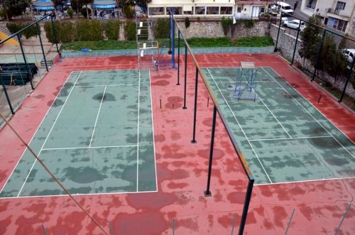 Tenis Kortlarının Üstü Kapatılıyor
