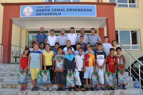 Ticaret Odası’ndan Kırtasiye Yardımı