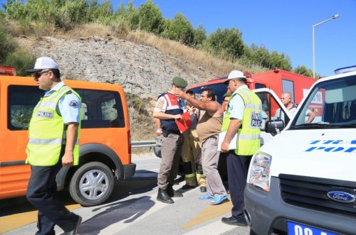 Tır, Karayolları İşaretleme Aracına Çarptı: 1’i Ağır, 4 Yaralı