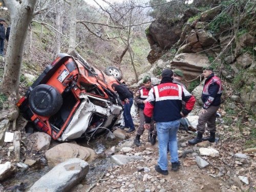 Tire’de cip uçuruma yuvarlandı, ölen üç Kişi Aydın’ı yasa boğdu