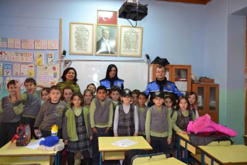 Toplum Destekli Polis, Kuşadası'nda çalışmalarına başladı