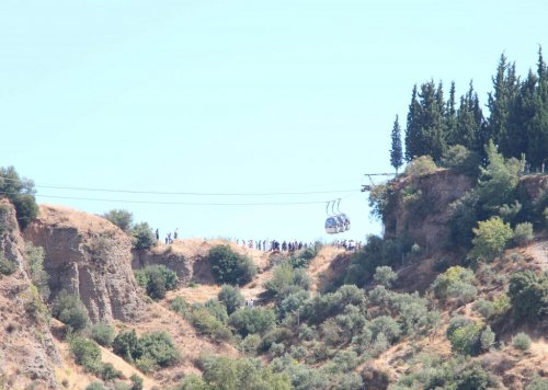 Uçuruma yuvarlanandı
