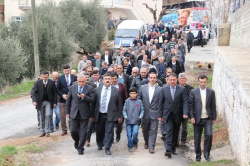 Uzunırmak'tan Bozdoğan'ın Yenice Köyüne Bayrak