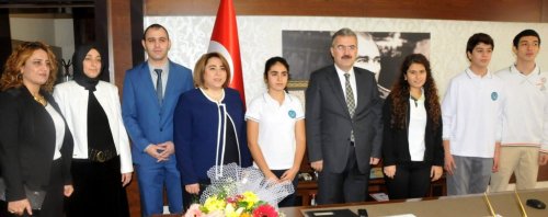 Vali Ayyıldız: En Büyük Savaşı Öğretmenlerimiz Veriyor