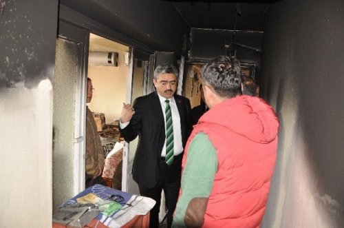 Yangından zarar gören yaşlı çifte Başkan Alıcık sahip çıktı