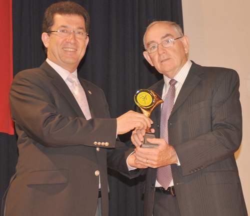 yaslilarin-beklentileri-huzur,-sevgi,-saygi-ve-bakimdir-(3).jpg