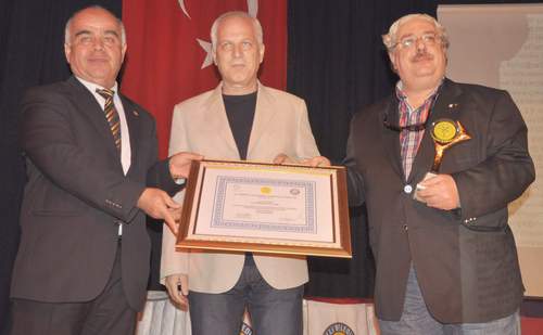 yaslilarin-beklentileri-huzur,-sevgi,-saygi-ve-bakimdir-(9).jpg
