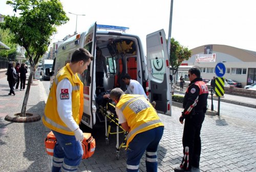 Yolun Ortasında Uyuyan Şahsı Ne Polis Ne De 112 Uyandıramadı