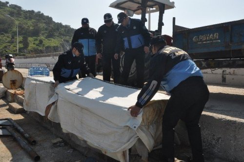 Zabıta daha önce verdiği tezgahları kaldırıyor