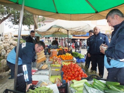 Zabıta denetimlerini sürdürüyor